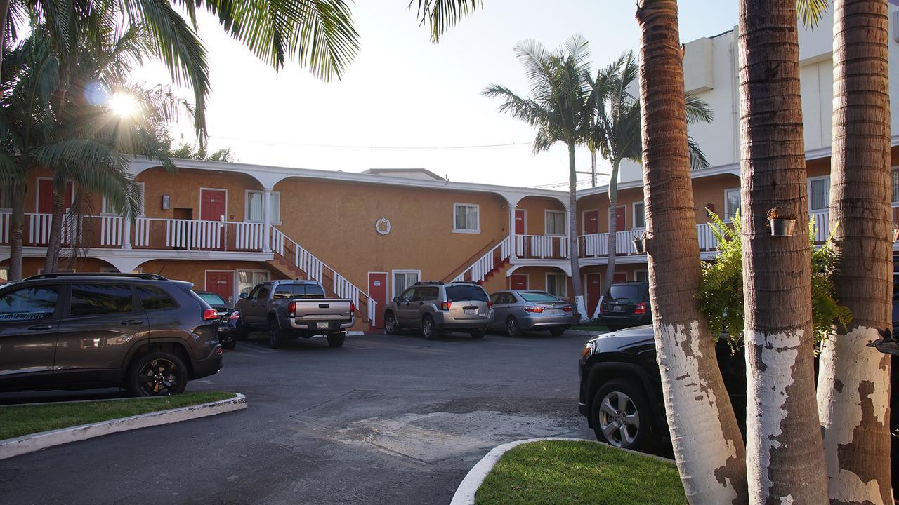 Paradise And Hotel