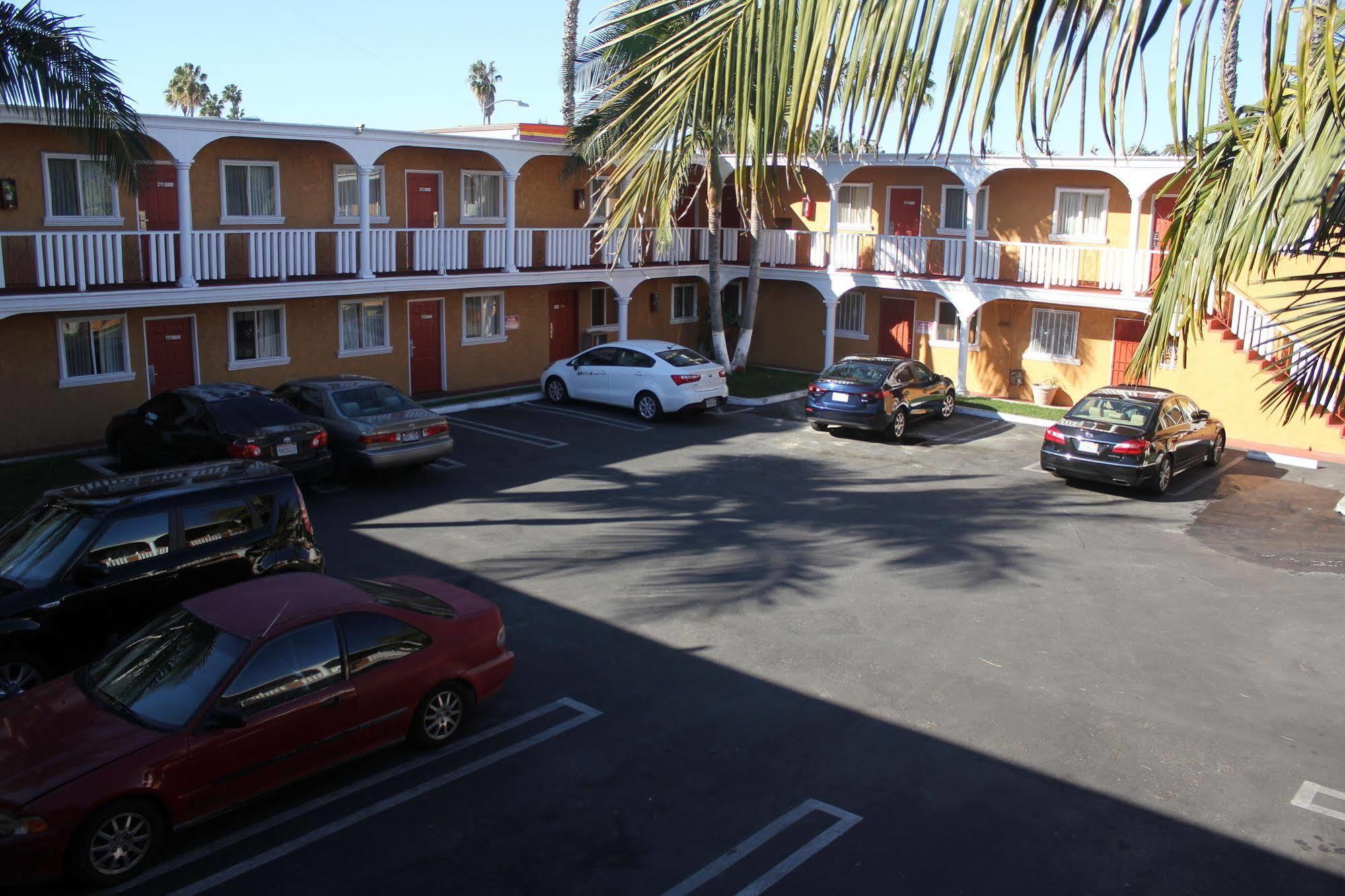 Paradise And Hotel Los Angeles